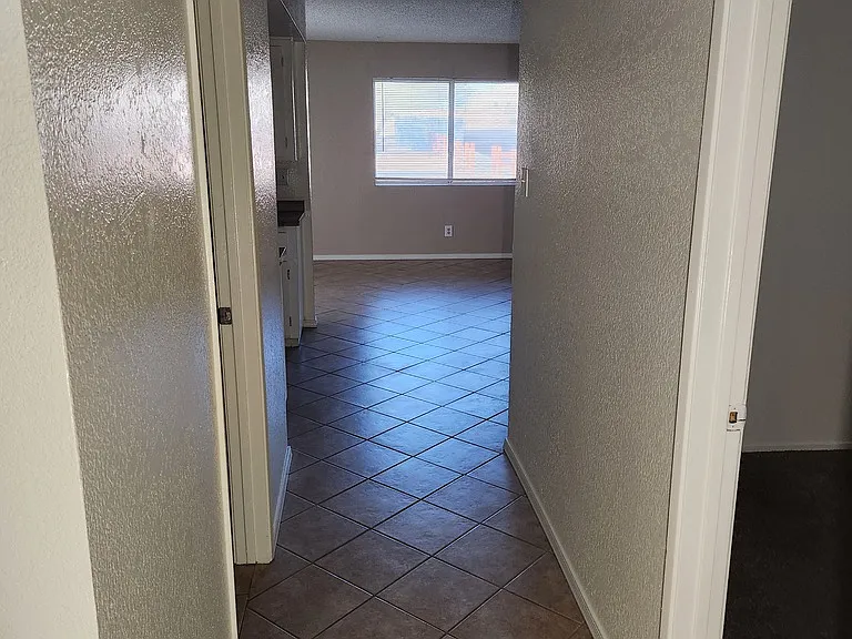 Desert Sun Apartments — Photo 52