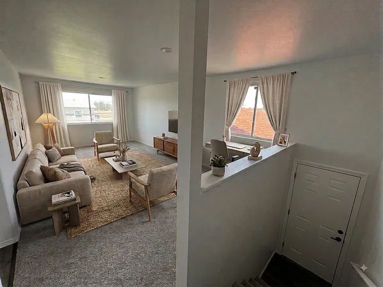 286 W Harmony Dr — Photo 3