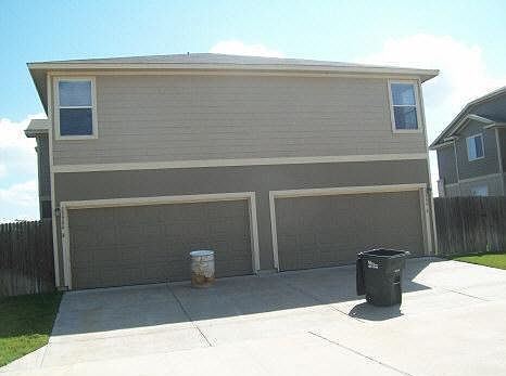 Garage with access from the rear alley