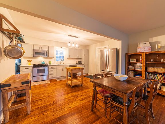 5th image of 3559 W 77th Pl