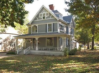 224 SW Woodlawn Ave, Topeka, KS 66606