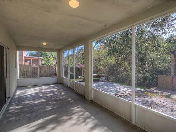 5th image of 824 Jayhil Dr