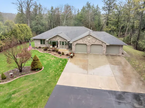 N5634 Sunset Ln, Luxemburg, WI 54217
