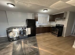 1075 Graf Rd, Kelowna, BC V1P 1B8