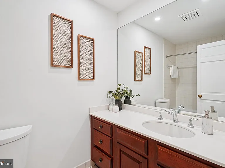 8101 Connecticut Ave S #307 — Photo 21