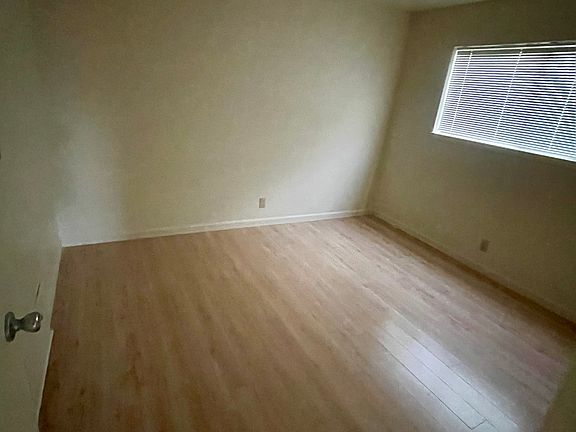 3rd image of 5013 Montreal Dr