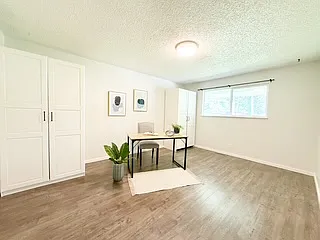 450 NE Riverhill Dr — Photo 6