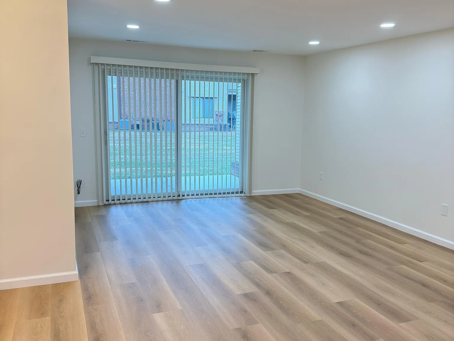 2 bed, 1309 sqft, $2,200 — Photo 4