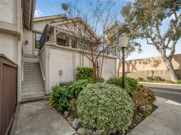 9066 Candlestick Ln, Cypress, CA 90630