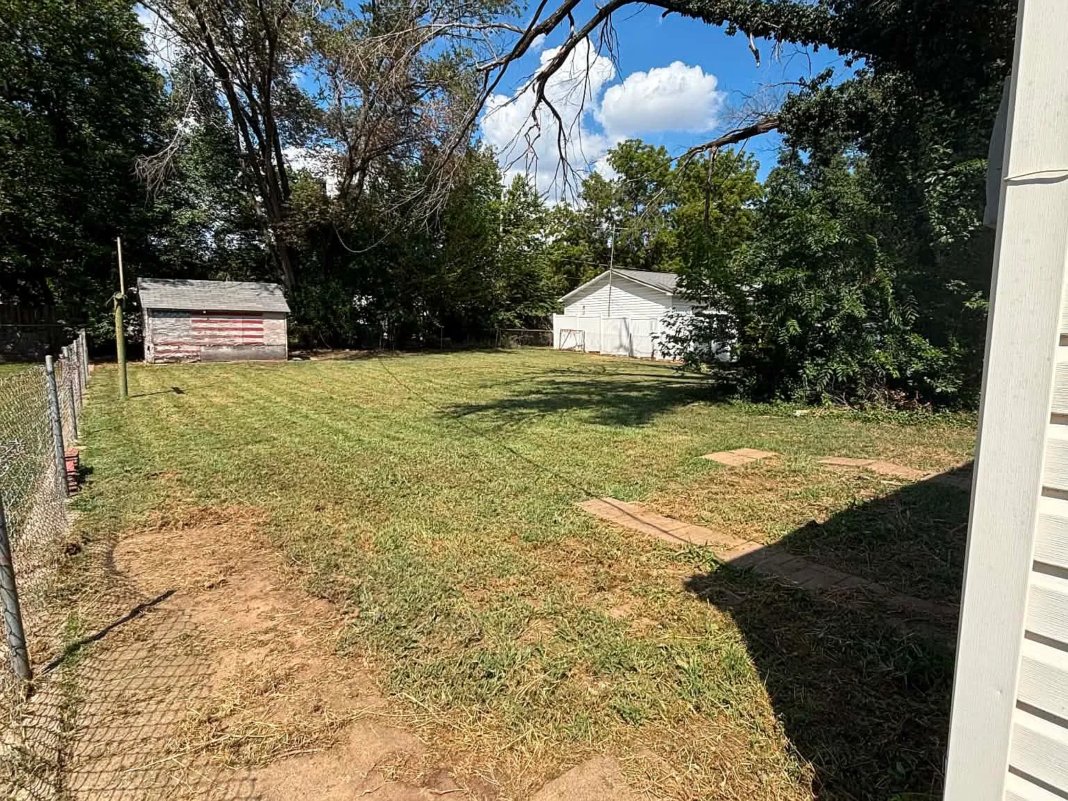 2 bed, 888 sqft, $1,100 — Photo 3