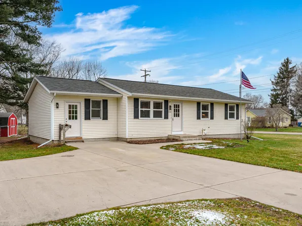 700 Adams St, Vicksburg, MI 49097