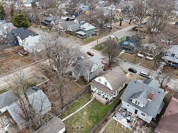 4th image of 1236 N Oakland Ave