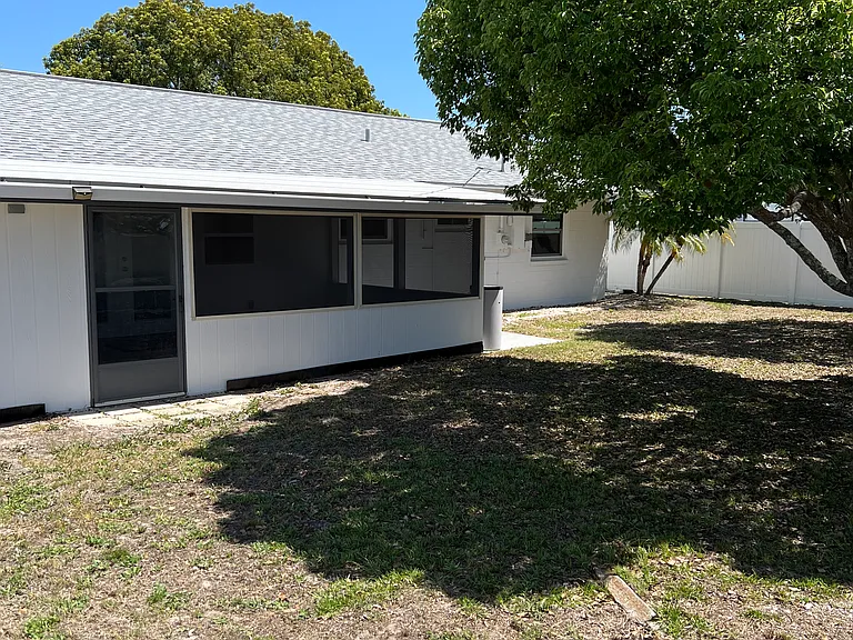 704 Torrey Pines Ave — Photo 12