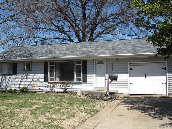 3rd image of 7433 Rockwood Dr