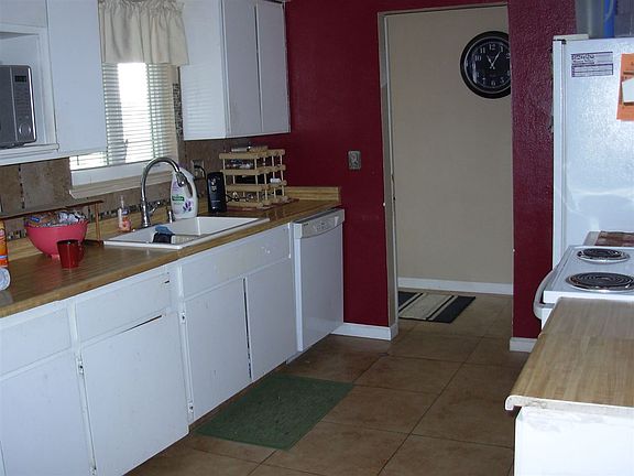 5th image of 405 Helen Ave