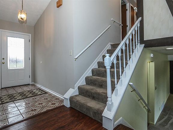 4th image of 7581 Tanglewood Ln