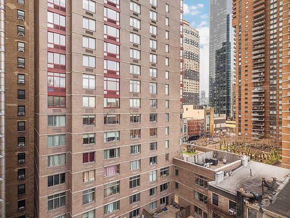 5th image of 360 W 43rd St APT N9a
