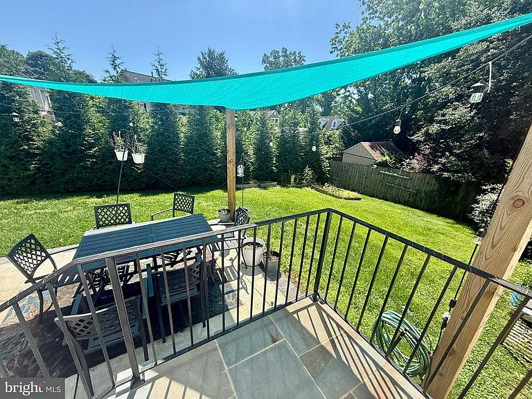2903 Oak Knoll Dr — Photo 2