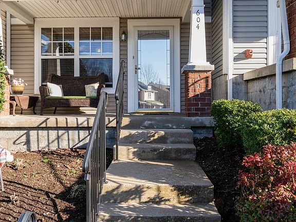 4th image of 604 Flintlock Ct