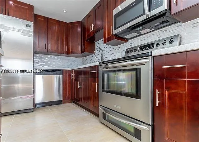 Building Photo - 13499 Biscayne Blvd #912