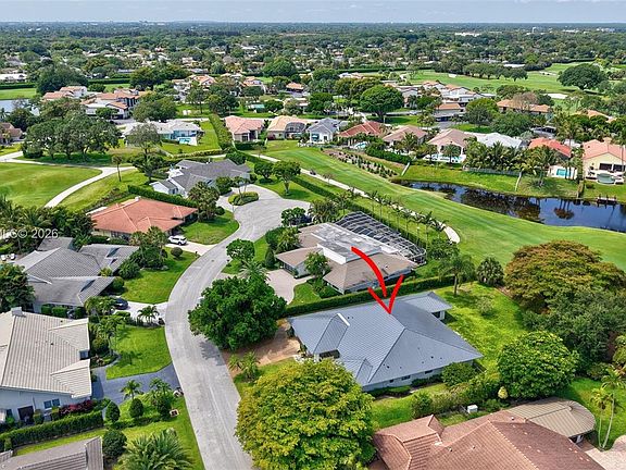 3rd image of 712 Pine Lake Dr