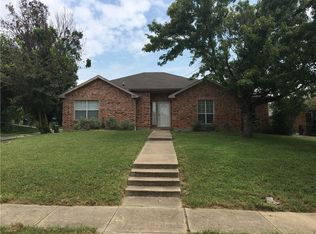 5806 Robinglen Dr, Garland, TX