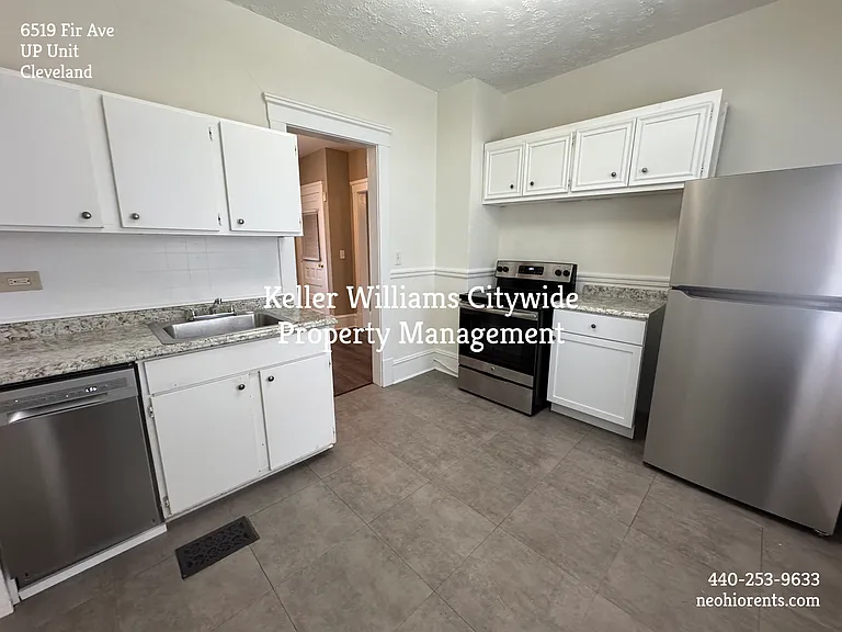 2 bedroom 1 bath up unit in Gordon Square — Photo 5