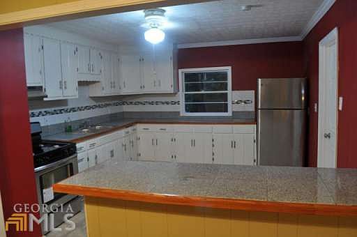 4th image of 5197 E Central Dr