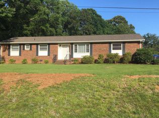 1926 Greenwood Rd, Asheboro, NC 27203