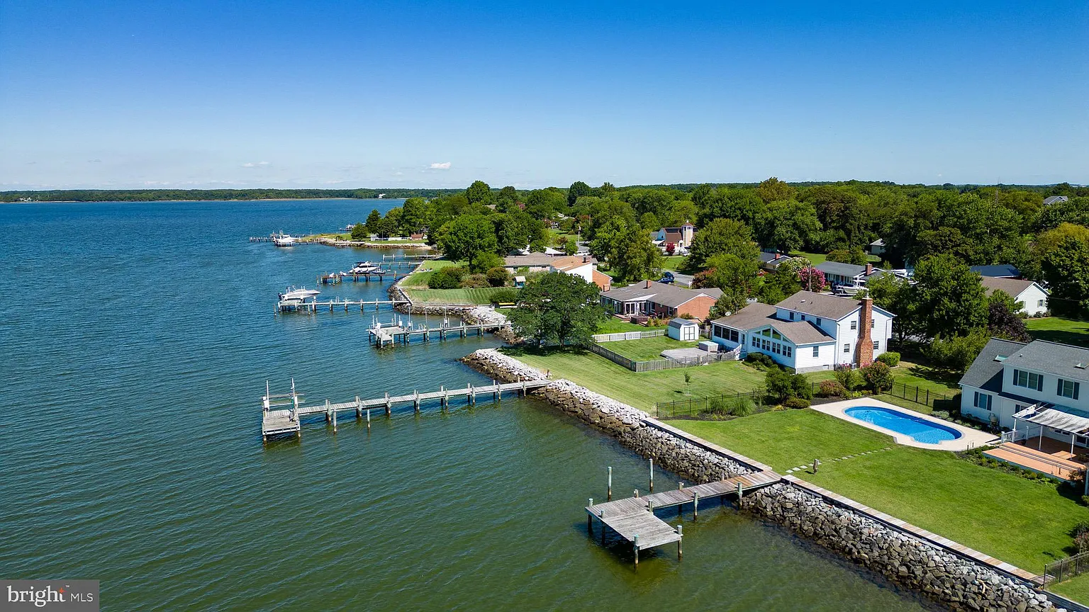 1712 Bayside Dr photo 1