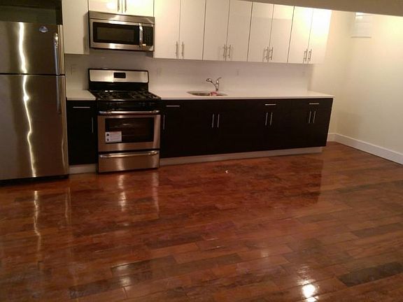 4th image of 628 Willoughby Ave APT 1