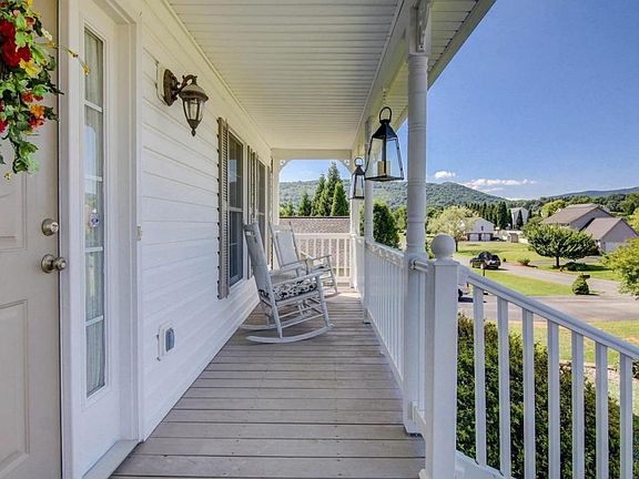 Eagle Ridge Porch - Right