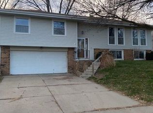 13056 Brookside Dr, Bellevue, NE 68123