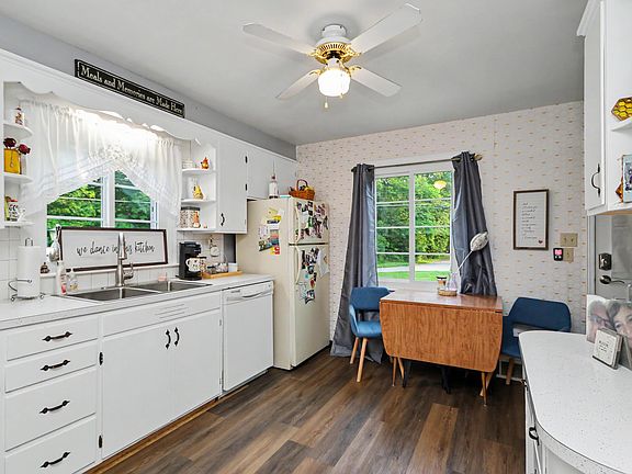 5th image of 211 Oakwood Dr