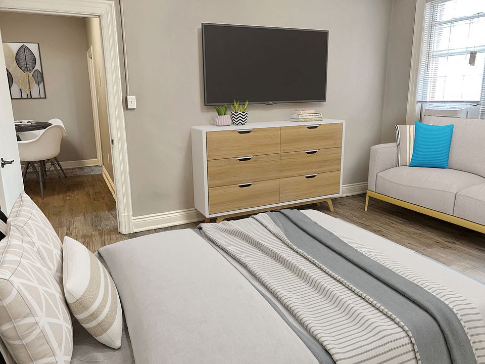 Studio apartment (virtually staged)