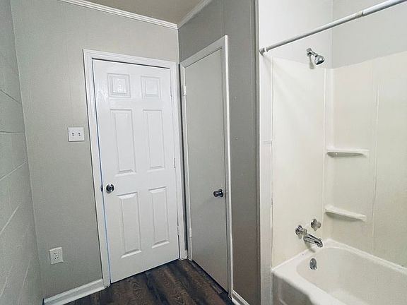5th image of 210 Martin Ave #3