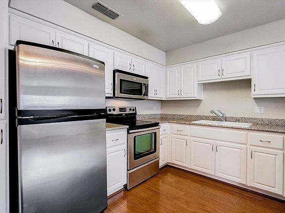 4th image of 2915 N Texas St APT 137
