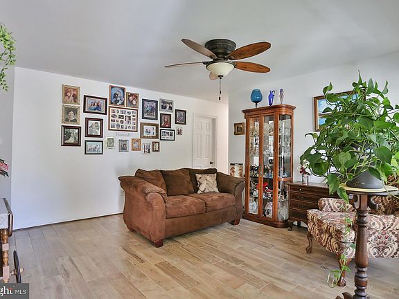 2nd image of 15223 Cedar Knoll Ct
