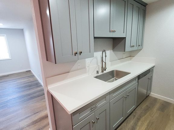 3rd image of 3501 Jasmine Ave #108
