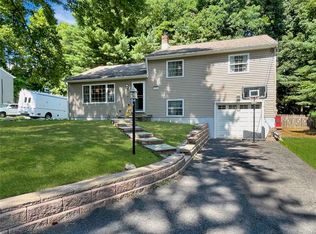 274 Gardnertown Rd, Newburgh, NY 12550