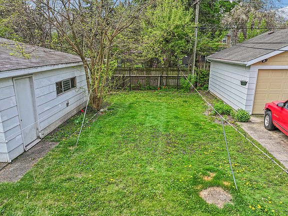 3rd image of 341 W Glen Flora Ave