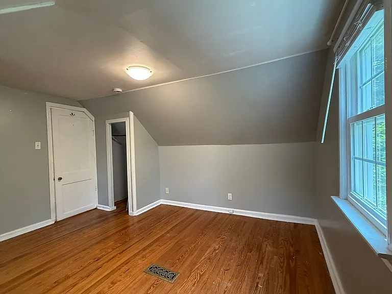 10831 Crest St — Photo 7