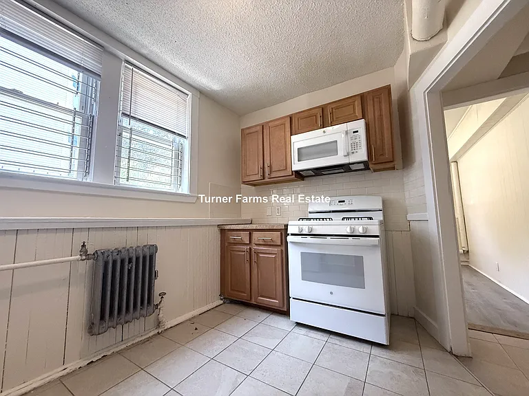 524 Cambridge St #1F — Photo 2