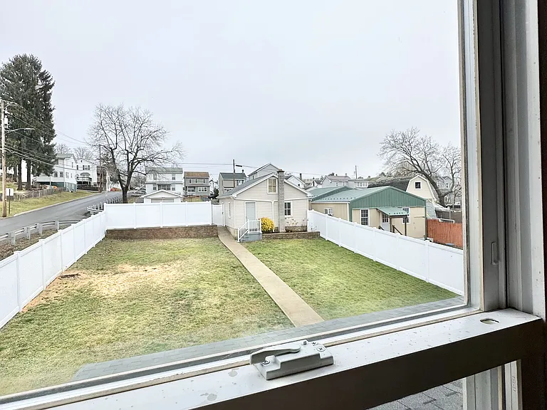 1160 Upper Mulberry St — Photo 1