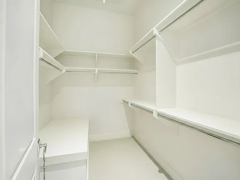 1004 California St #203 — Photo 29