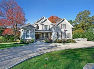 1057 Round Hill Rd, Fairfield, CT 06824