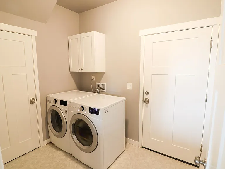 10701 Palisades St SE — Photo 17