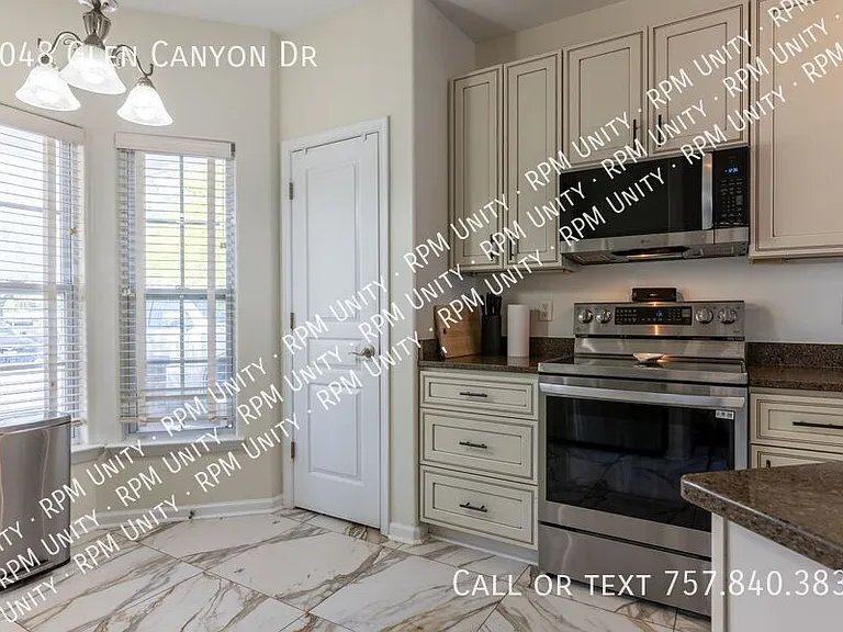 5048 Glen Canyon Dr — Photo 2