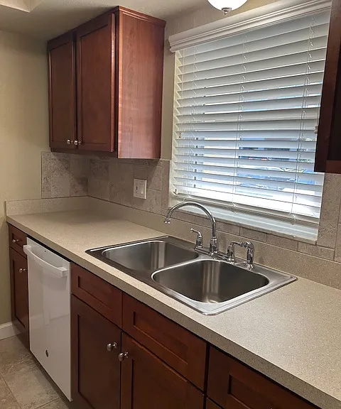 Double stainless steel sink and plenty of counter space