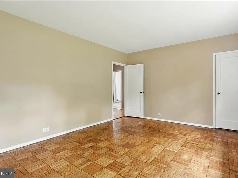 1006 Valley Dr — Photo 14
